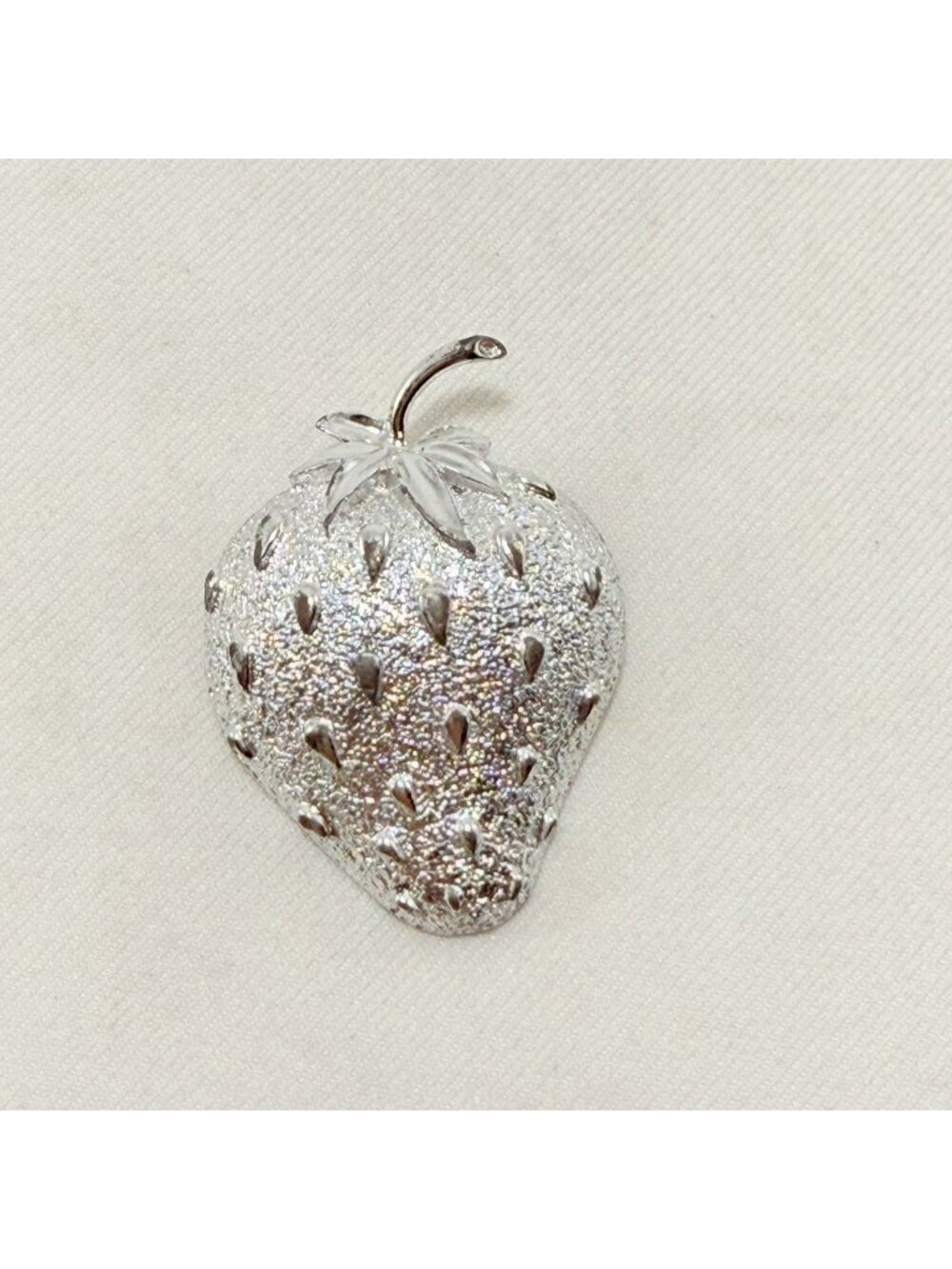 Vintage Sarah Coventry Strawberry Ice Brooch Pin Silver Shaped Fruit Engraved